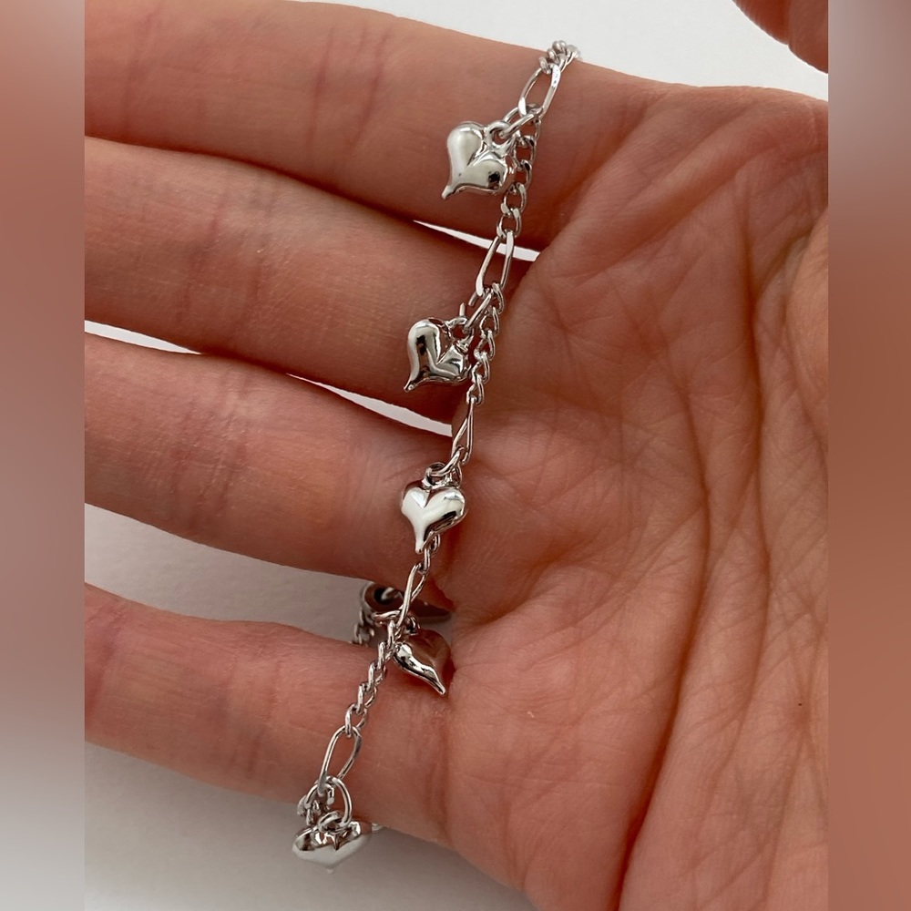 New Vanessa Mooney silver heart charm bracelet puff heart bracelet heart jewlery - Picture 2 of 3